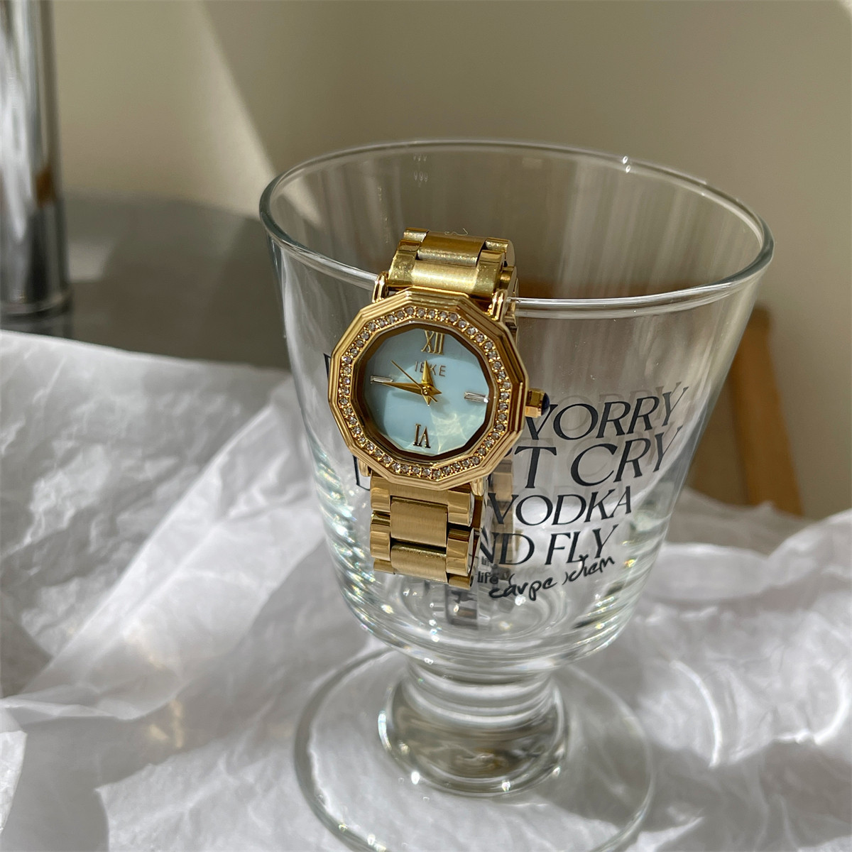 Montre à bracelet en acier rét - Compass Watch Luxury avis et prix
