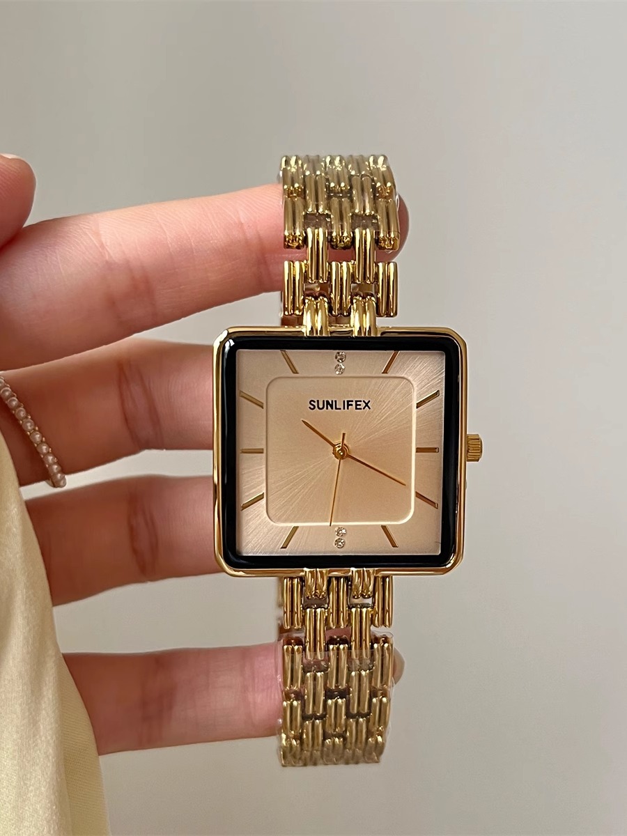 Montre haut de gamme à grand c - Luxury Watch In Hong Kong avis et prix