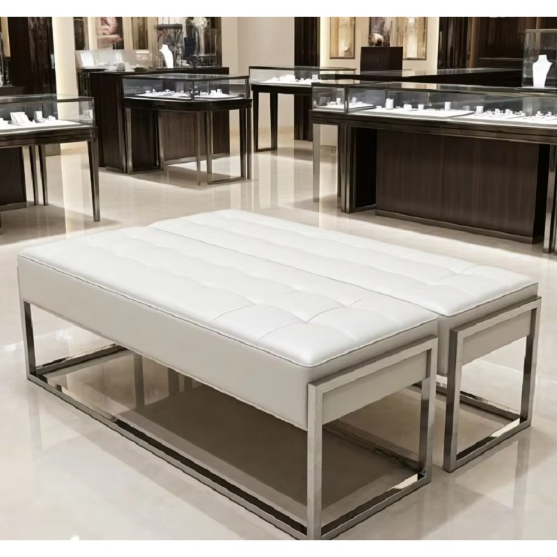 Banc d'attente capitonné fait  - Luxury Watch Boutique avis et prix