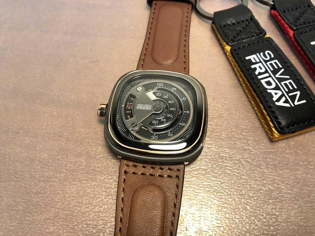 SEVEN FRIDAY-Montre mécanique  - Luxury Watch Low Price avis et prix